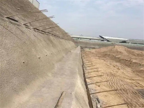 解放河道边坡加固